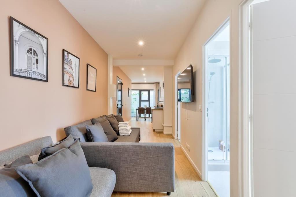 Appartement Charme Parisien 6 Personnes, 2 Chambres, 19eme Parijs