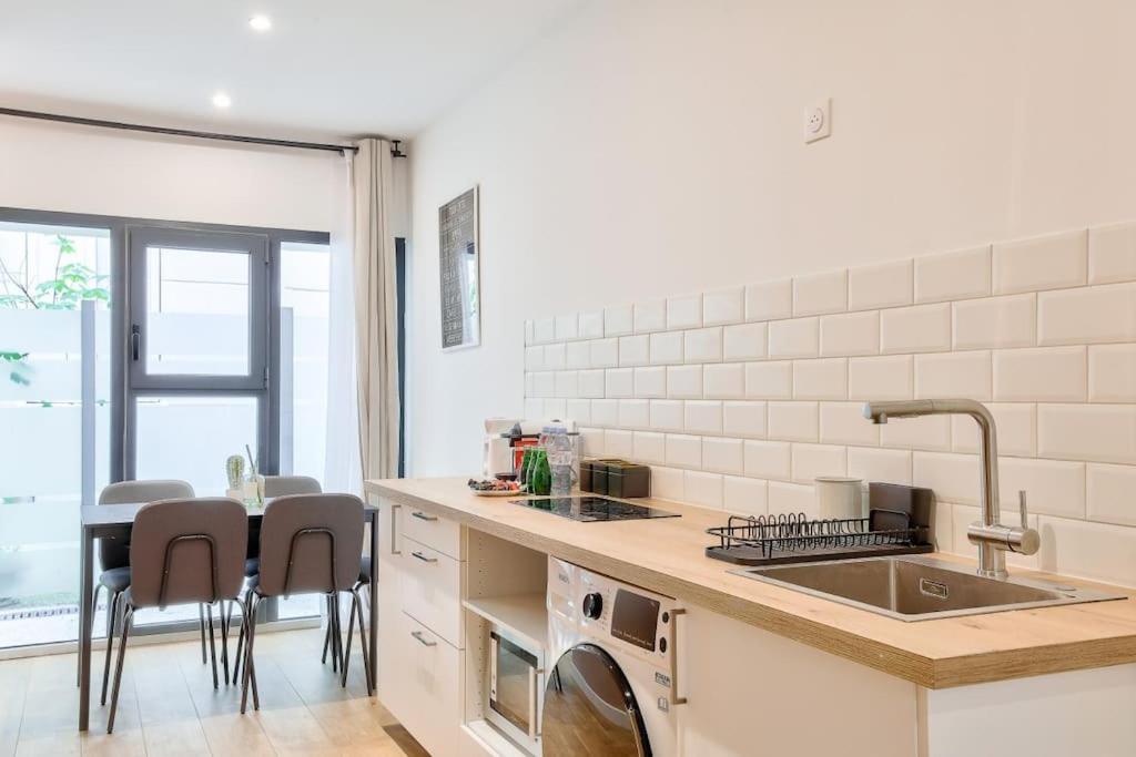 Appartement Charme Parisien 6 Personnes, 2 Chambres, 19eme